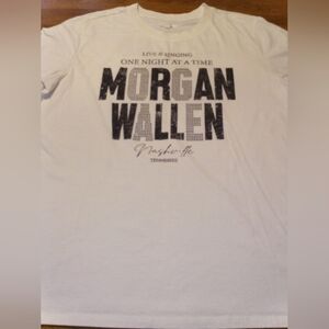 Morgan Wallen Live And Singing One Night At A Time 2023/24 Women's Large T-Shirt